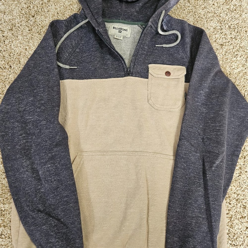 Billabong Pullover 
Size- Men’s medium
Condition- pre- owned​